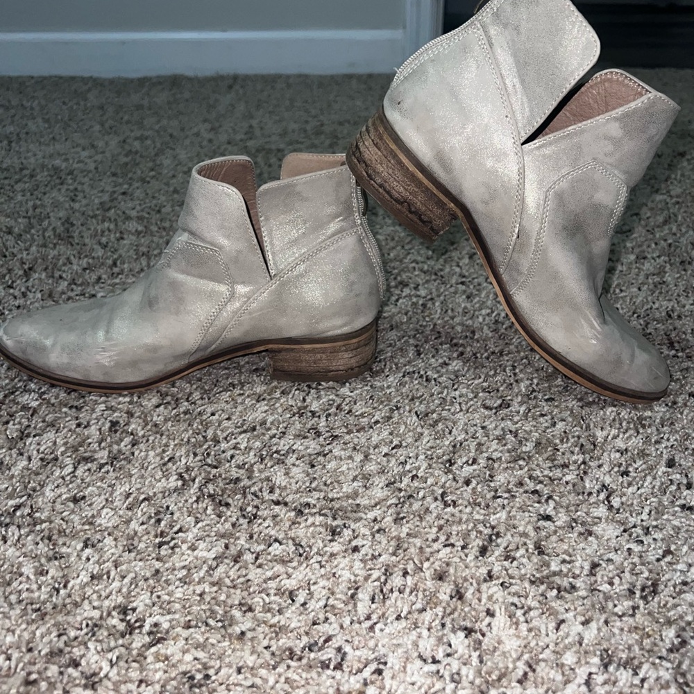 Women's Cream Ankle Boots